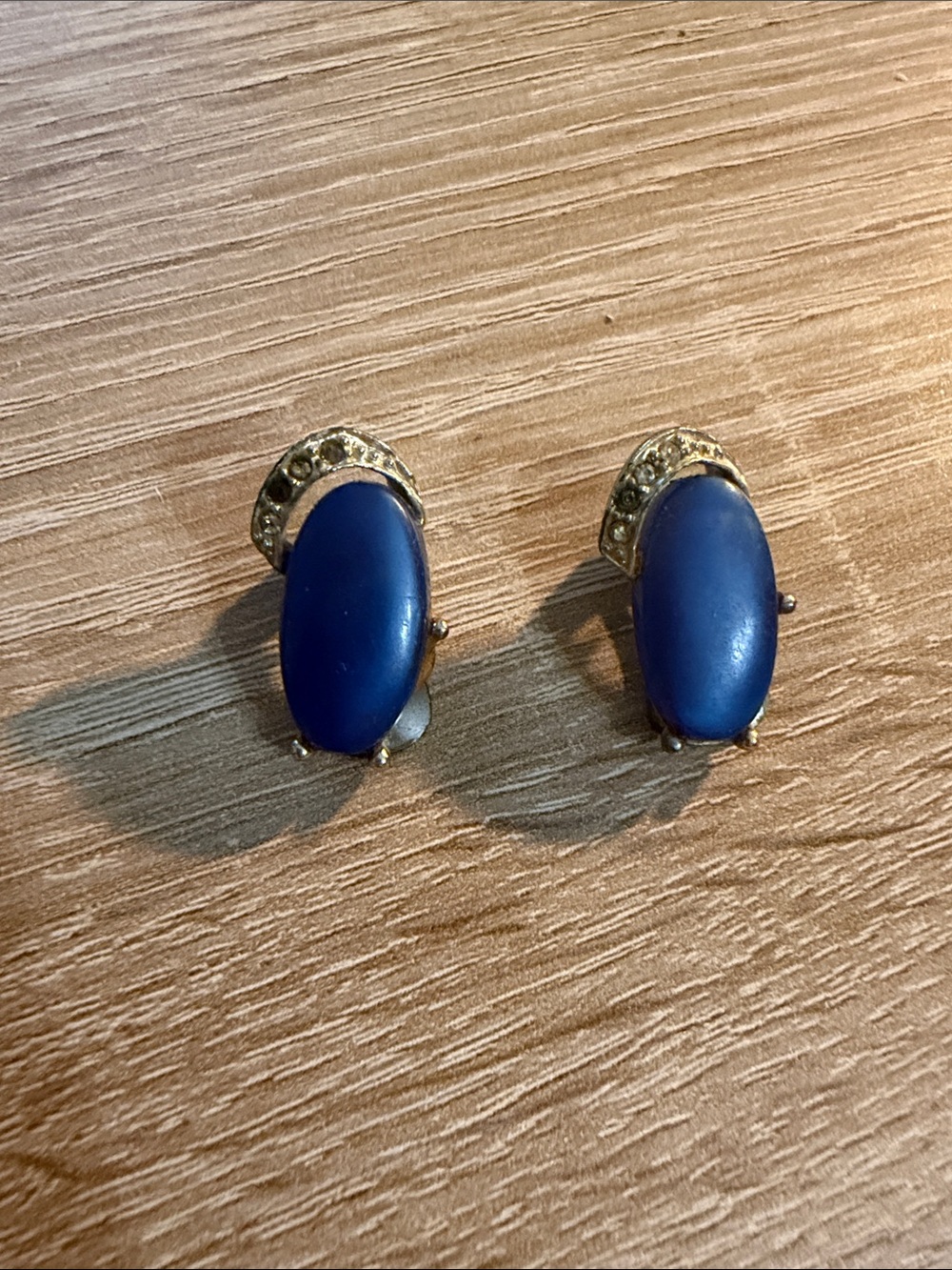 Gold-Tone Blue Oval Clip Earrings - Unbranded